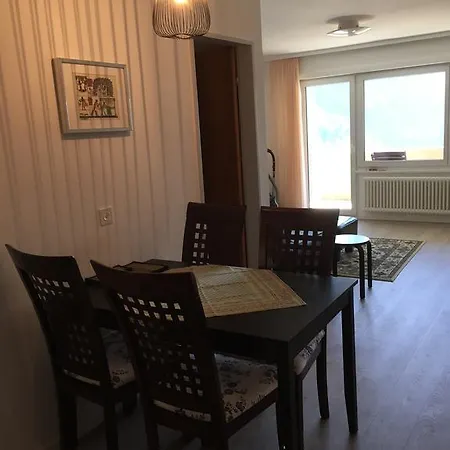 Spacious 1-bedroom Apt With A Breathtaking View 洛伊克巴德